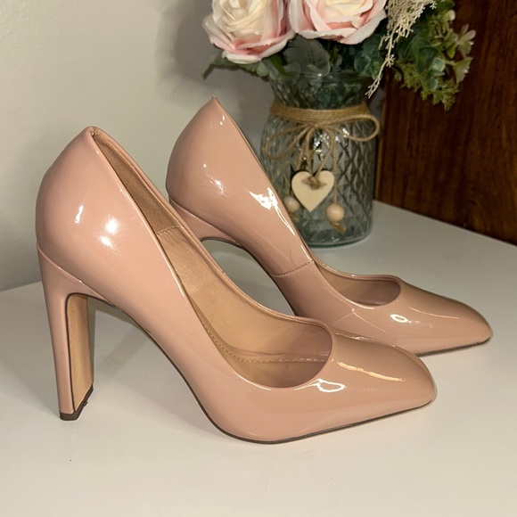 Lulu’s Light Nude Faux Patent Leather Square Toe Pumps 6 - Like New! - Picture 10 of 11